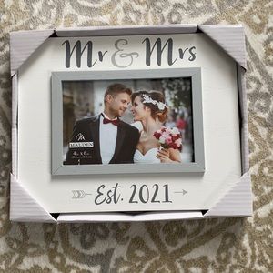 Mr. and Mrs. 2021 Frame